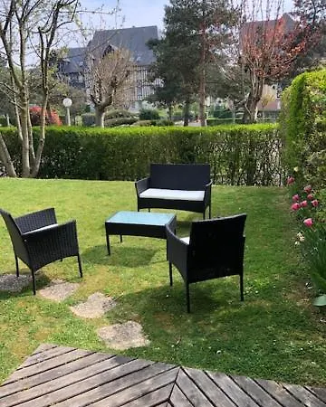 Magnifique 2P en Rez-de-jardin orienté SUD à 2 pas de la plage Cabourg Extérieur photo